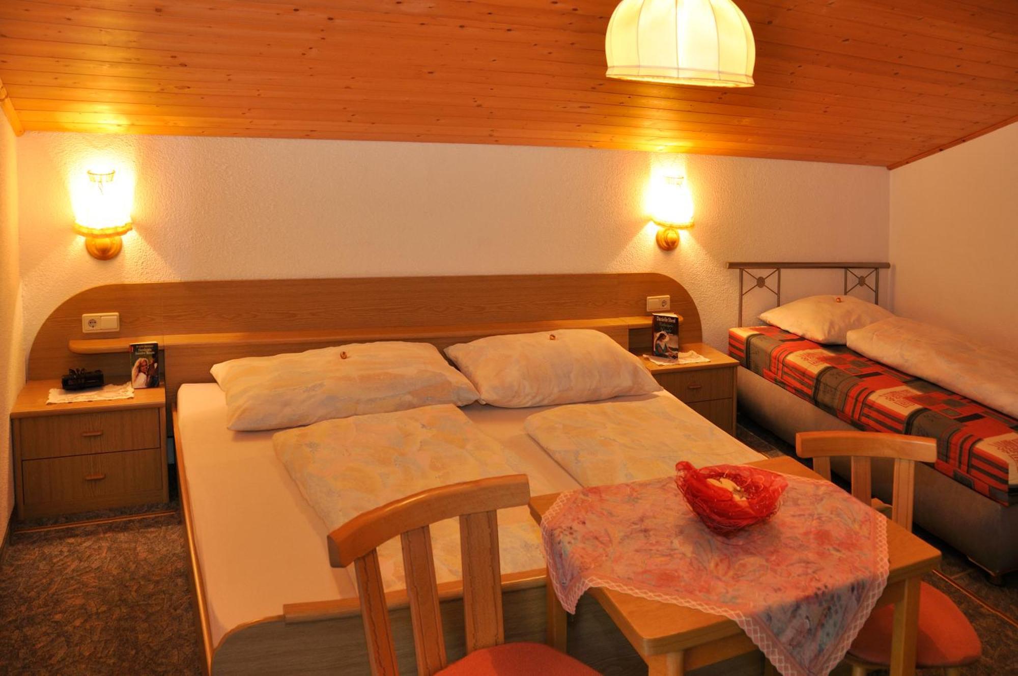 Haus Alpenruh Hotel Sankt Leonhard im Pitztal Bagian luar foto