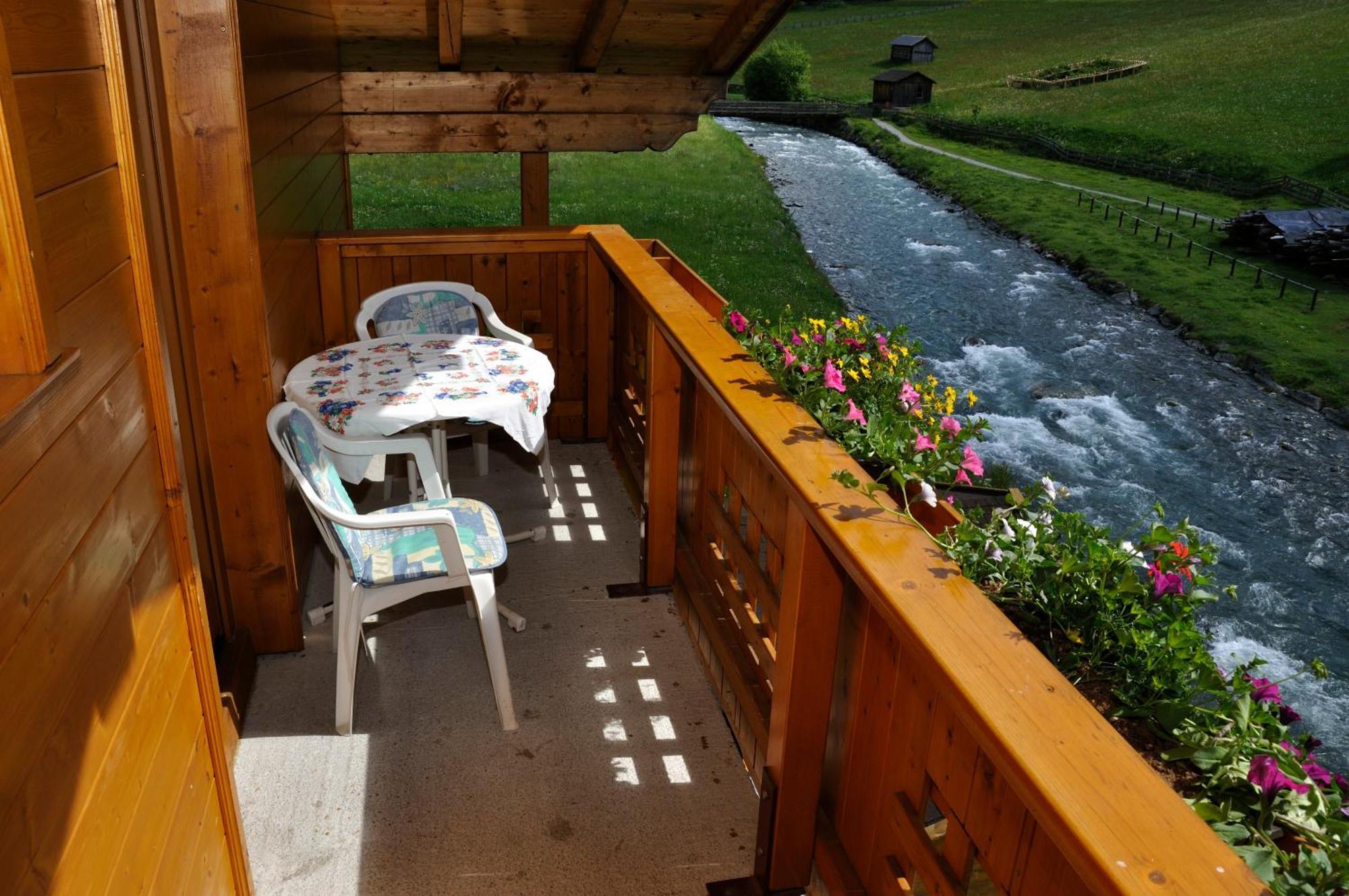 Haus Alpenruh Hotel Sankt Leonhard im Pitztal Bagian luar foto