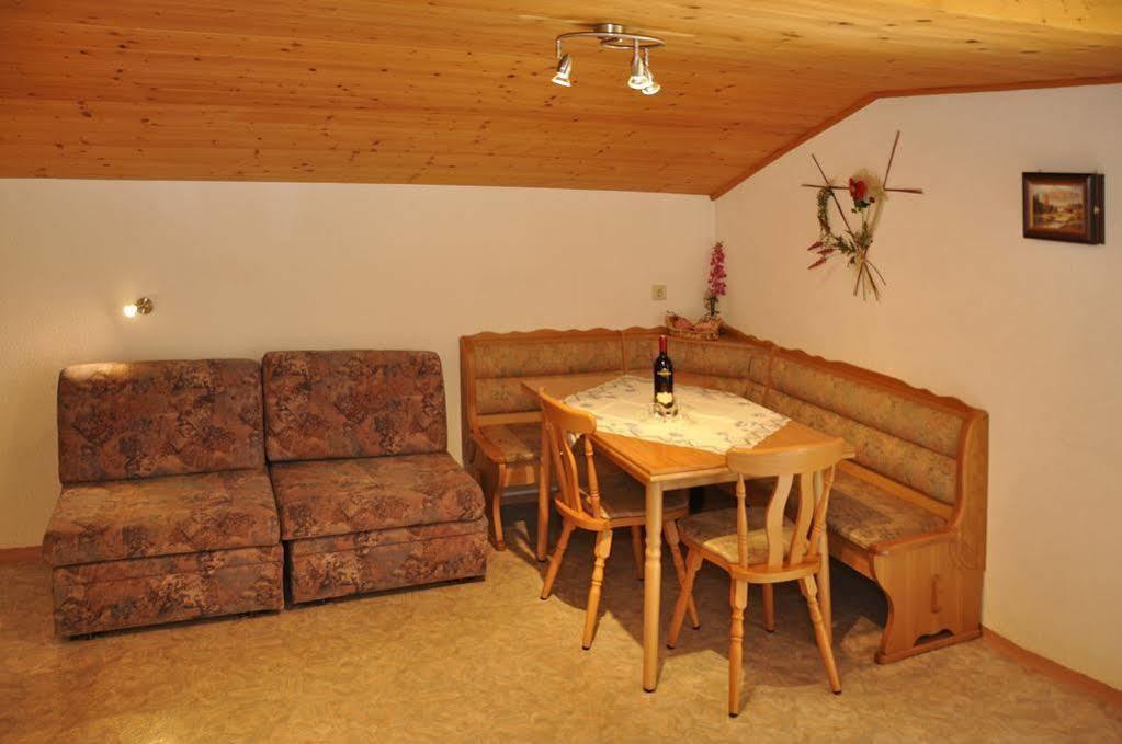 Haus Alpenruh Hotel Sankt Leonhard im Pitztal Bagian luar foto